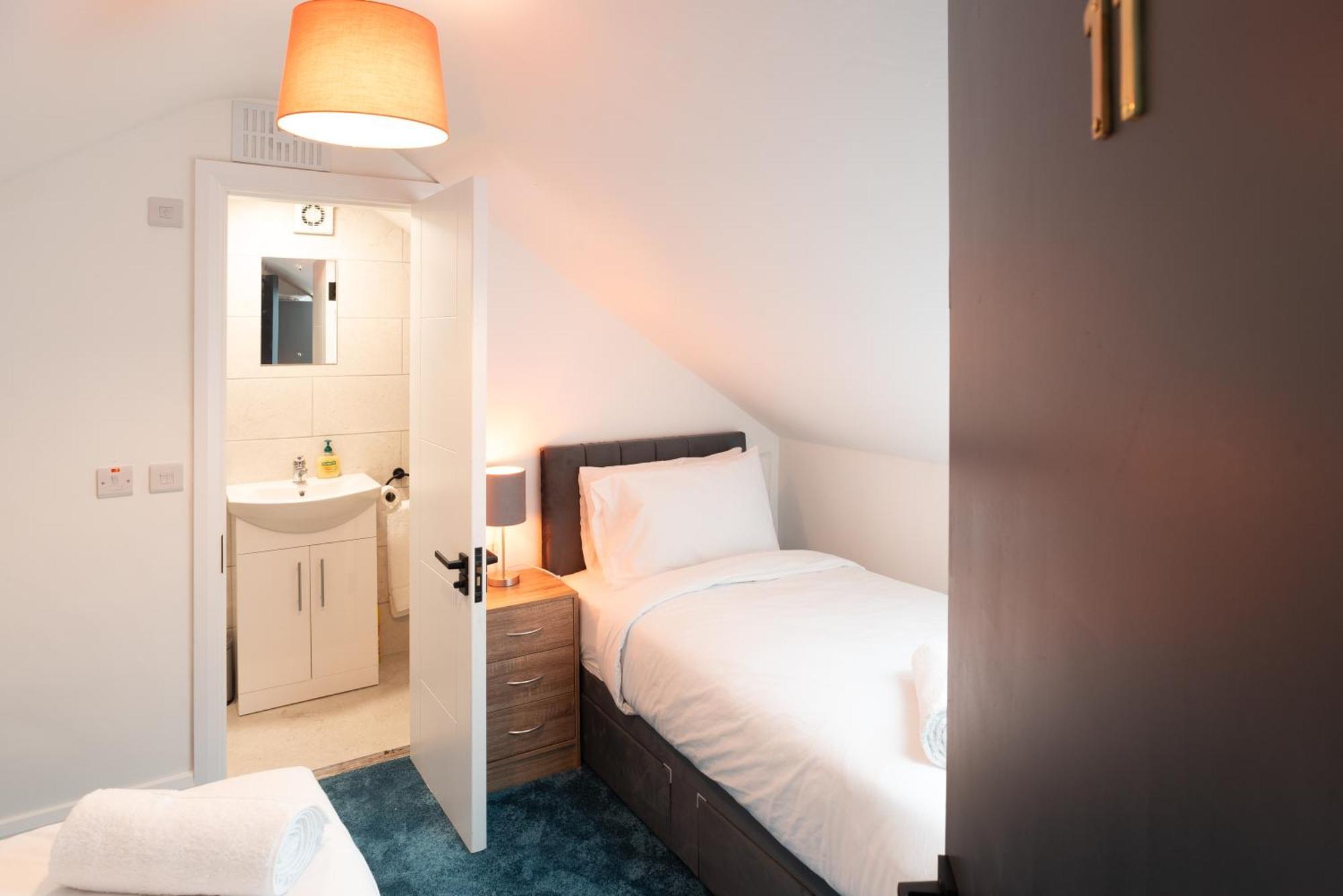 Hotel Westwood Court Galway Esterno foto