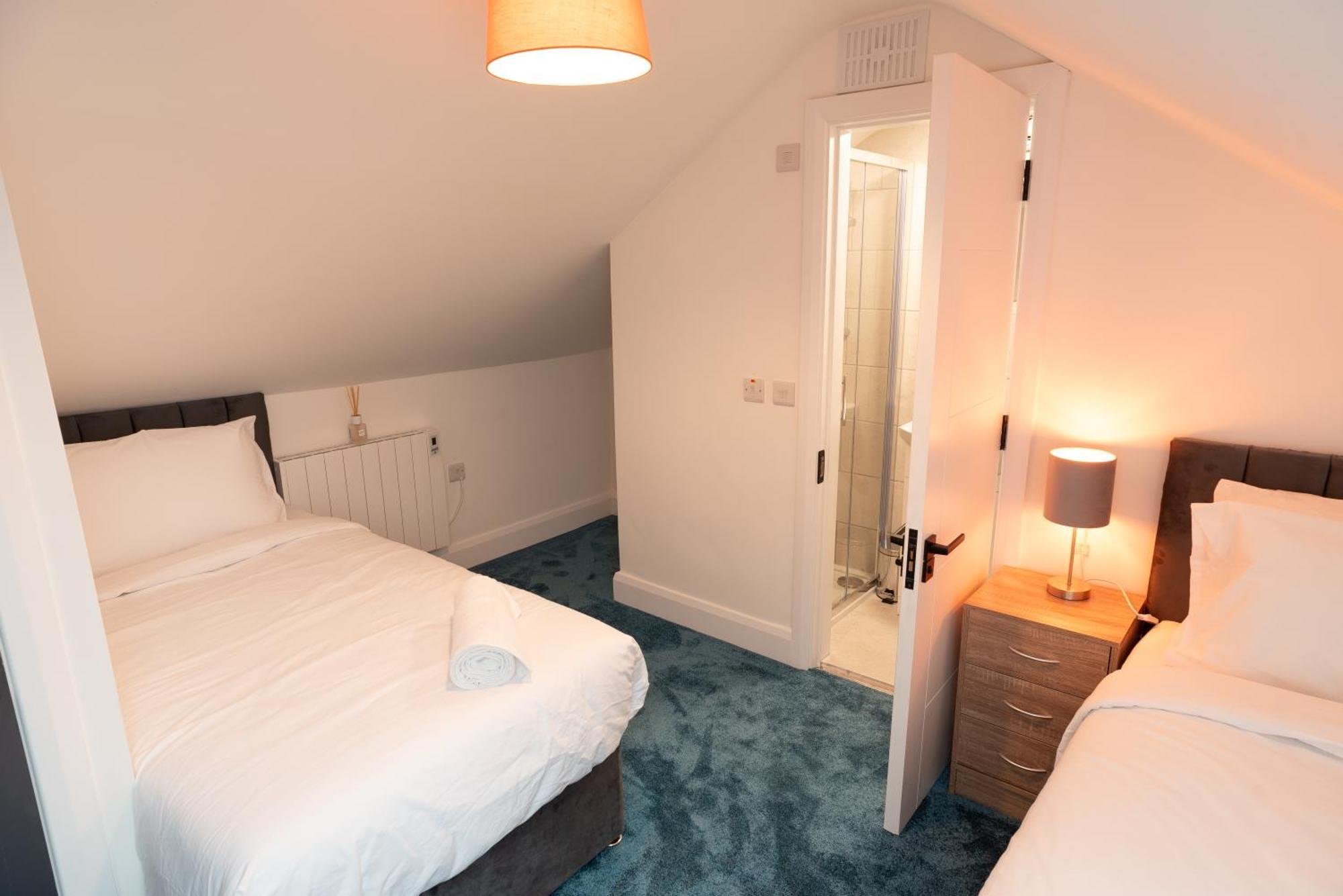 Hotel Westwood Court Galway Esterno foto